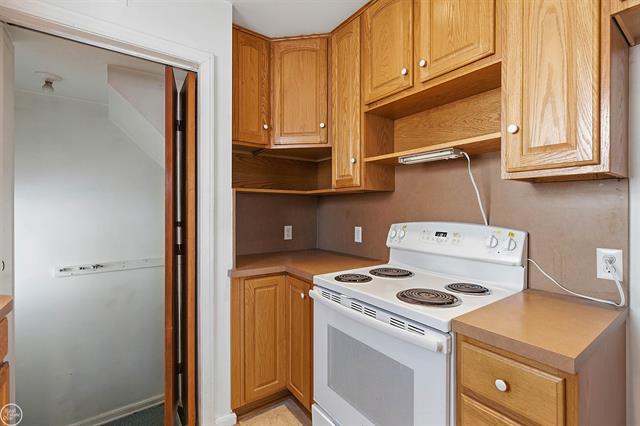 Builiding view nine for 21227 Hillcrest, Clinton Township, MI. 48036