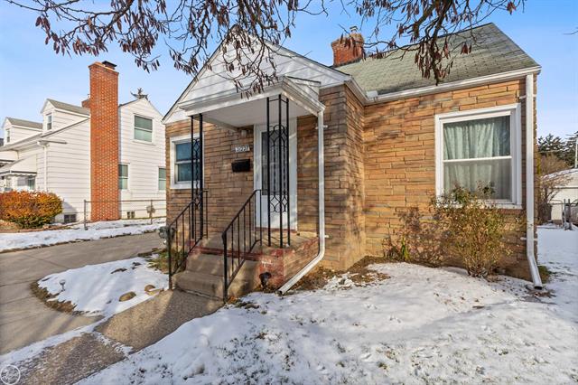 Builiding view thirty one for 21227 Hillcrest, Clinton Township, MI. 48036