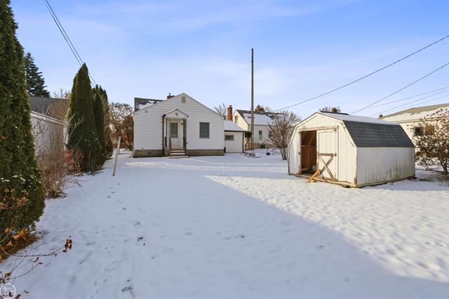 Builiding view twenty nine for 21227 Hillcrest, Clinton Township, MI. 48036