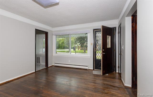 Builiding view six for 245 N Broadway, Mount Clemens, MI. 48043