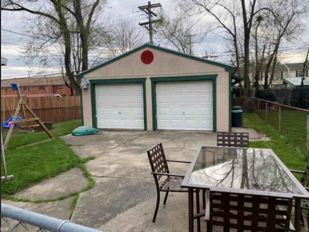 Builiding view twelve for 114 High, Mount Clemens, MI. 48043