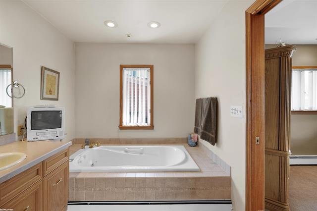 Builiding view fourteen for 41589 Windmill, Harrison Township, MI. 48045