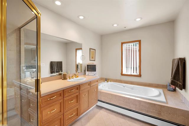 Builiding view thirteen for 41589 Windmill, Harrison Township, MI. 48045