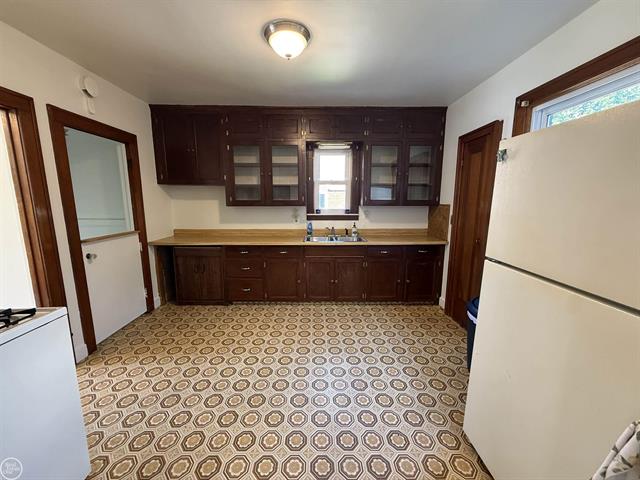 Builiding view five for 33 High, Mount Clemens, MI. 48043