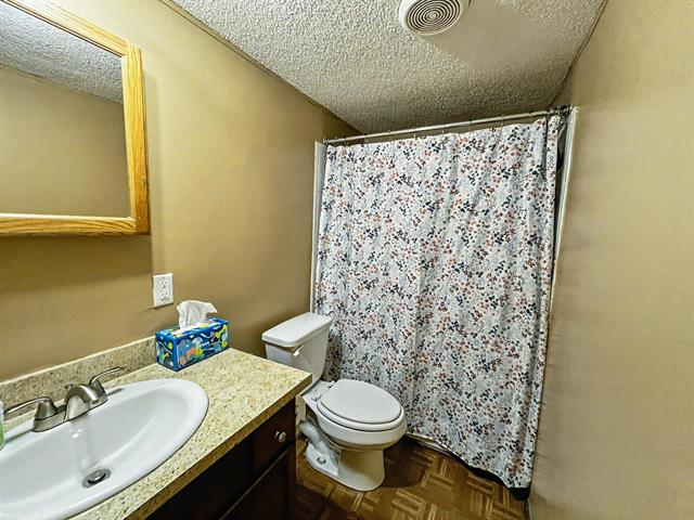 Builiding view sixteen for 43432 Meadowlark, Clinton Township, MI. 48036