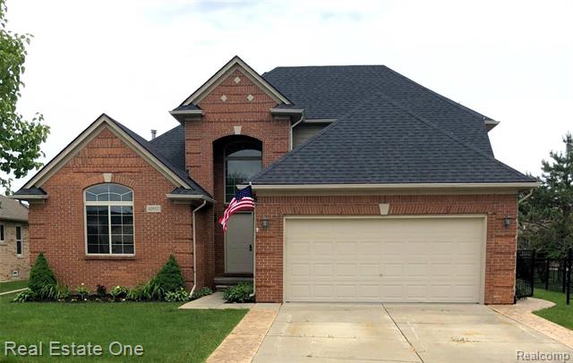 front view for 42600 Pinehurst Dr, Clinton Township, Mi. 48036