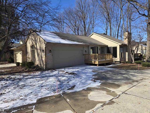 front view for 43042 W Kirkwood Dr, Clinton Township, Mi. 48038