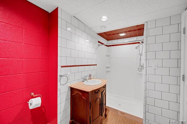 Builiding view nineteen for 44680 Elizabeth, Clinton Township, MI. 48036