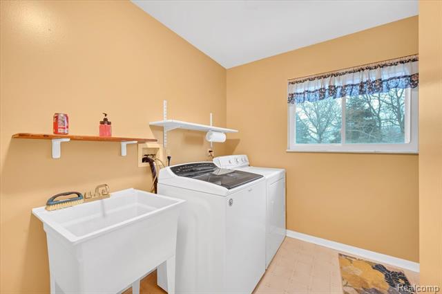 Builiding view seventeen for 44680 Elizabeth, Clinton Township, MI. 48036