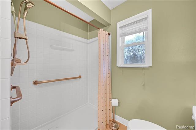 Builiding view sixteen for 44680 Elizabeth, Clinton Township, MI. 48036