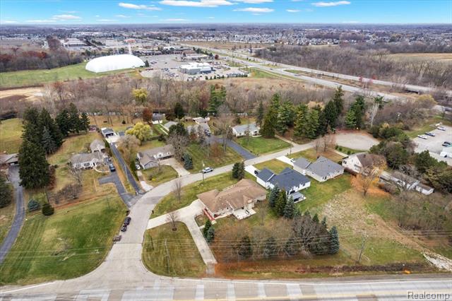 Builiding view thirty one for 44680 Elizabeth, Clinton Township, MI. 48036