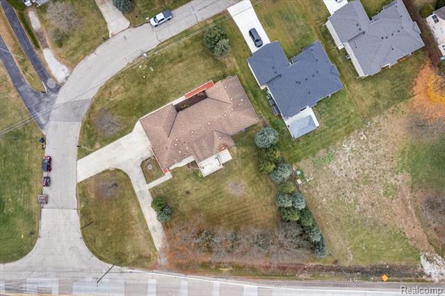 Builiding view thirty two for 44680 Elizabeth, Clinton Township, MI. 48036