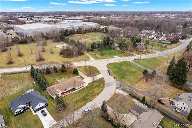 Builiding view twenty nine for 44680 Elizabeth, Clinton Township, MI. 48036