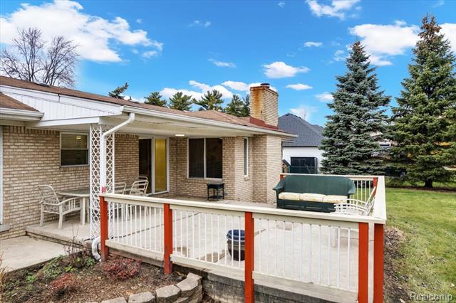 Builiding view twenty six for 44680 Elizabeth, Clinton Township, MI. 48036