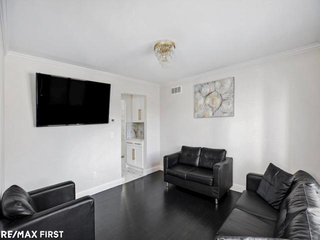 Builiding view six for 18765 Riverside Glen, Macomb, MI. 48044