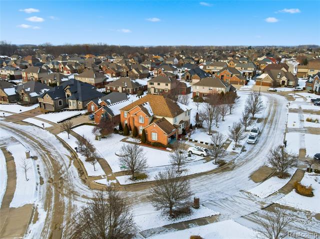 Builiding view fifty one for 19573 Potomac, Macomb, MI. 48044