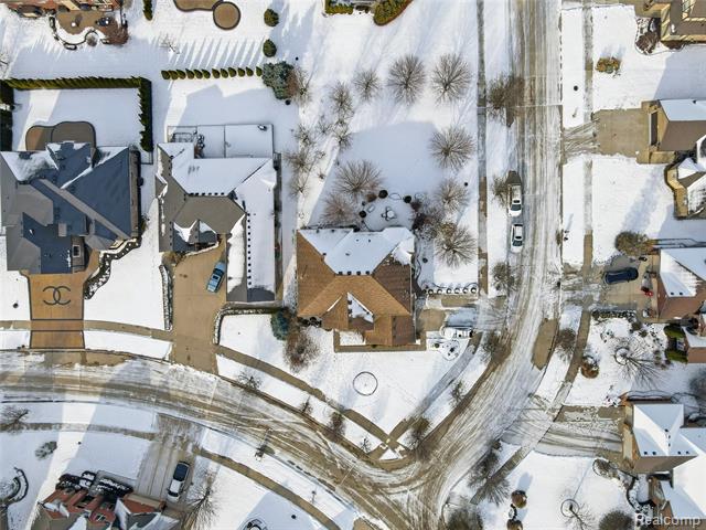 Builiding view fifty six for 19573 Potomac, Macomb, MI. 48044