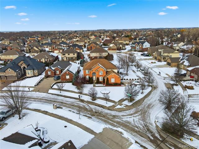 Builiding view fifty for 19573 Potomac, Macomb, MI. 48044