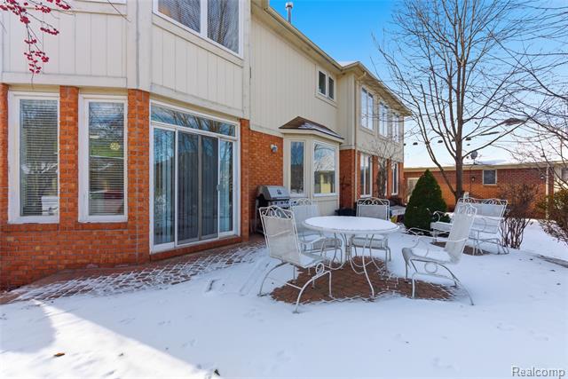 Builiding view forty seven for 19573 Potomac, Macomb, MI. 48044