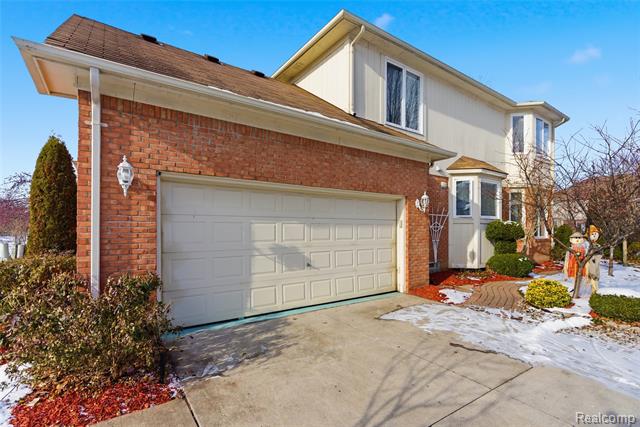 Builiding view forty six for 19573 Potomac, Macomb, MI. 48044