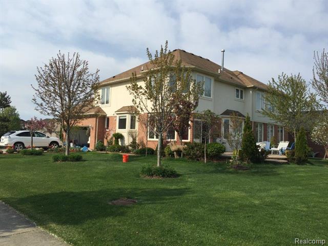 Builiding view sixty for 19573 Potomac, Macomb, MI. 48044