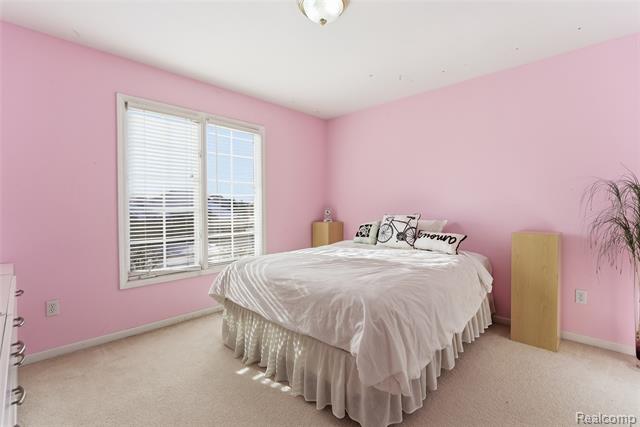 Builiding view thirty five for 19573 Potomac, Macomb, MI. 48044