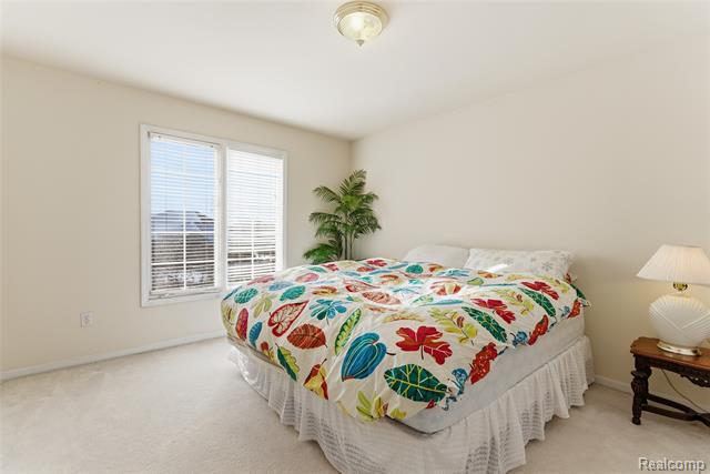 Builiding view thirty four for 19573 Potomac, Macomb, MI. 48044