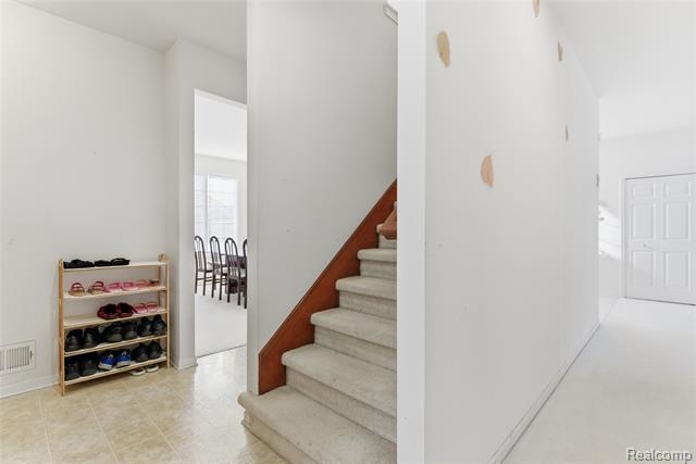 Builiding view thirty nine for 19573 Potomac, Macomb, MI. 48044