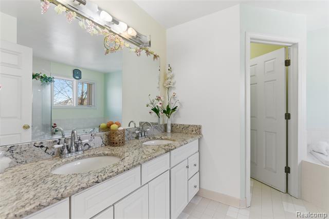 Builiding view thirty six for 19573 Potomac, Macomb, MI. 48044