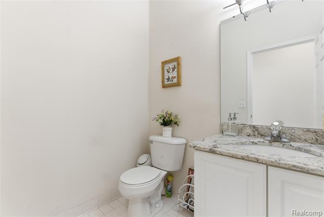 Builiding view twenty four for 19573 Potomac, Macomb, MI. 48044