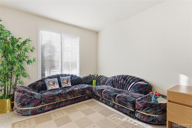 Builiding view twenty two for 19573 Potomac, Macomb, MI. 48044