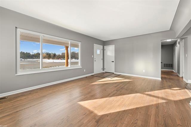 Builiding view four for 46730 Romeo Plank, Macomb, MI. 48044