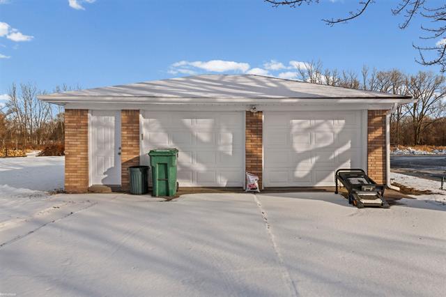 Builiding view twenty six for 46730 Romeo Plank, Macomb, MI. 48044