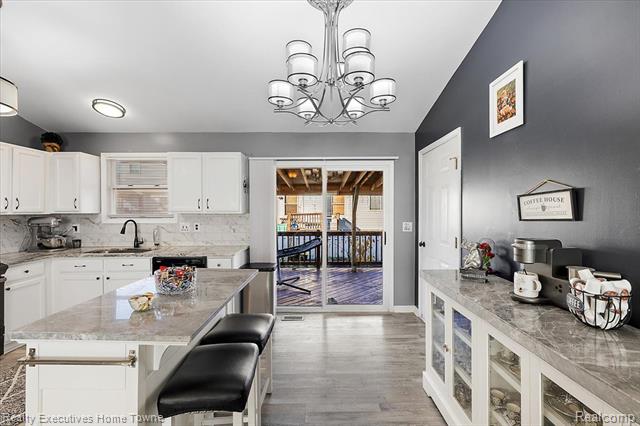 Builiding view eighteen for 46651 Heather, New Baltimore, MI. 48051