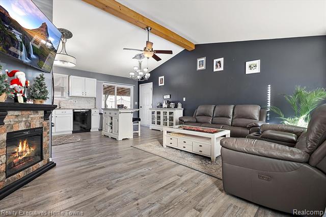 Builiding view eleven for 46651 Heather, New Baltimore, MI. 48051