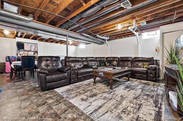 Builiding view thirty for 46651 Heather, New Baltimore, MI. 48051