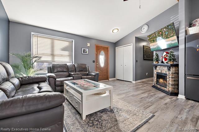 Builiding view twelve for 46651 Heather, New Baltimore, MI. 48051