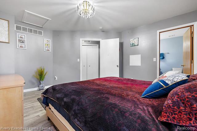 Builiding view twenty one for 46651 Heather, New Baltimore, MI. 48051