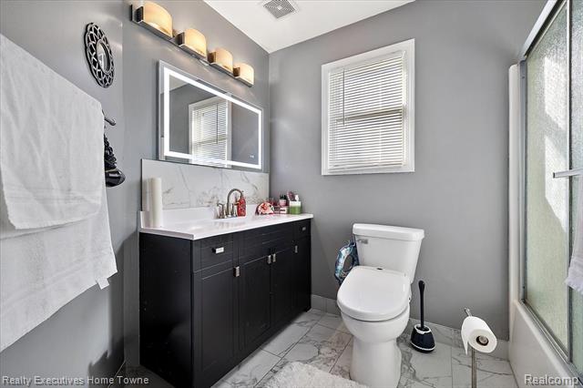 Builiding view twenty six for 46651 Heather, New Baltimore, MI. 48051