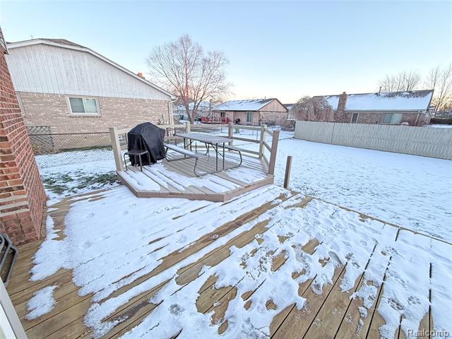 Builiding view five for 26384 Mapleridge, New Baltimore, MI. 48051