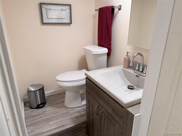 Builiding view twenty eight for 26384 Mapleridge, New Baltimore, MI. 48051