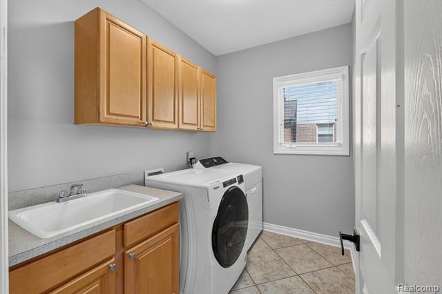 Builiding view nine for 21642 Kendyl, Macomb, MI. 48044