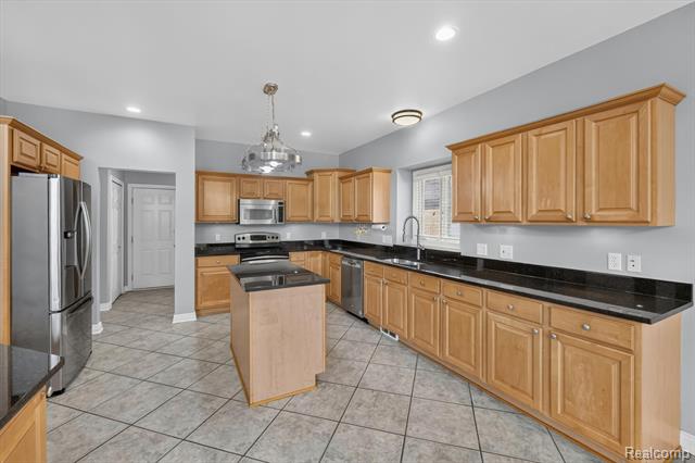 Builiding view thirteen for 21642 Kendyl, Macomb, MI. 48044