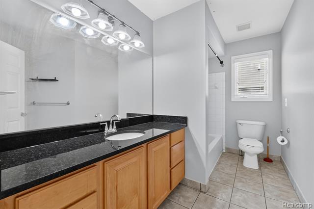 Builiding view thirty four for 21642 Kendyl, Macomb, MI. 48044