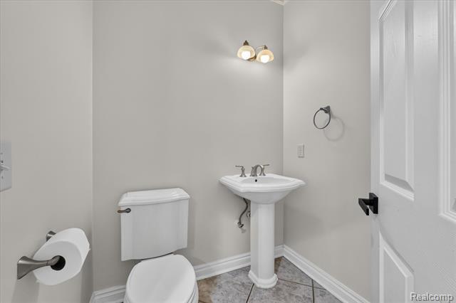 Builiding view twenty eight for 21642 Kendyl, Macomb, MI. 48044