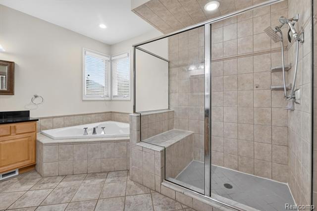 Builiding view twenty six for 21642 Kendyl, Macomb, MI. 48044