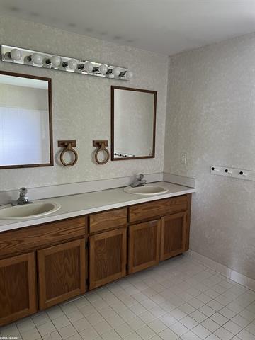 Builiding view twelve for 26500 Fairwood, New Baltimore, MI. 48051