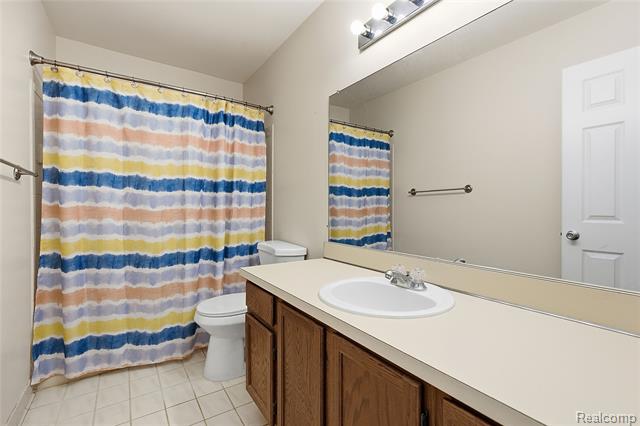 Builiding view fifteen for 25983 New Forest, New Baltimore, MI. 48051