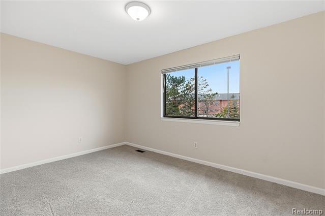 Builiding view thirteen for 25983 New Forest, New Baltimore, MI. 48051