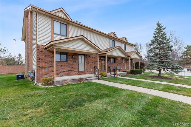 Builiding view twenty four for 25983 New Forest, New Baltimore, MI. 48051